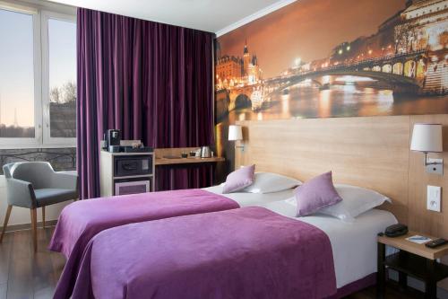 Superior King Room - Eiffel Tower View/Non - Smoking del hotel Best Western Rives De Paris La Defense. Foto 6
