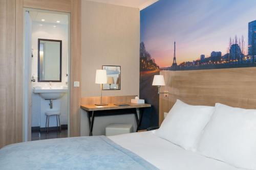 Superior King Room - Eiffel Tower View/Non - Smoking del hotel Best Western Rives De Paris La Defense. Foto 7
