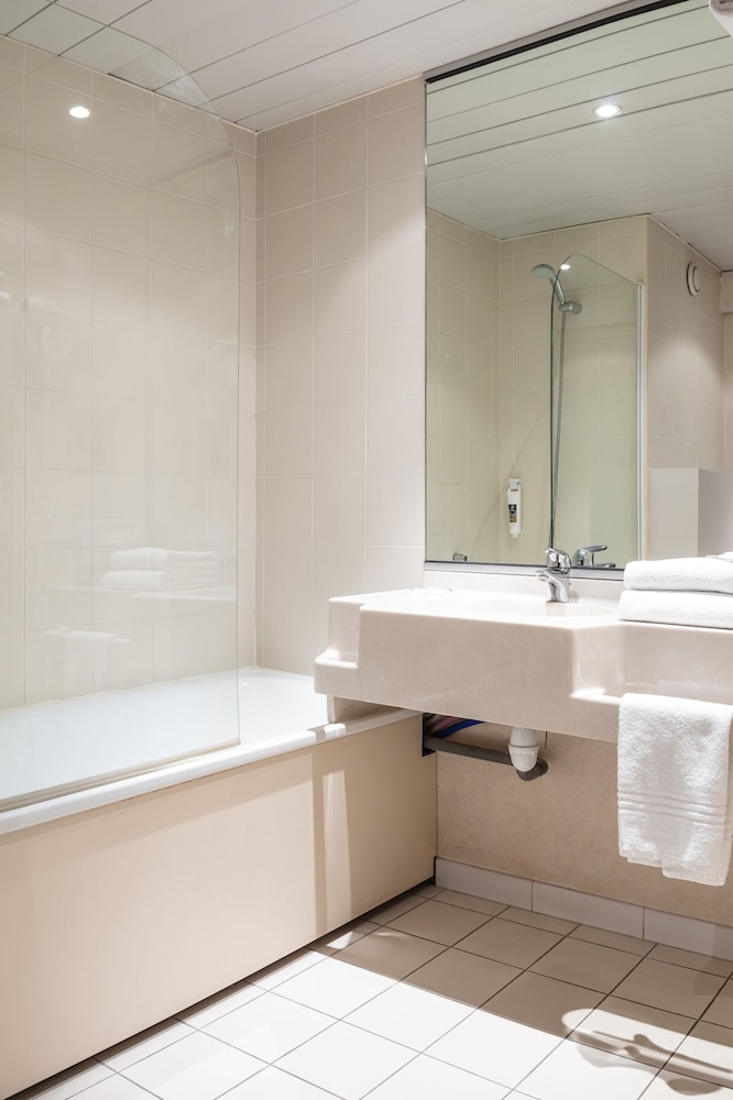 Habitación Clásica - camas individuales del hotel Mercure Strasbourg Aeroport. Foto 4