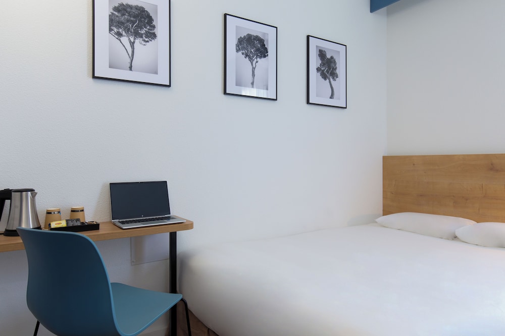 Habitación Estandar con 1 cama matrimonial del hotel ibis Styles Aubagne Gemenos. Foto 5