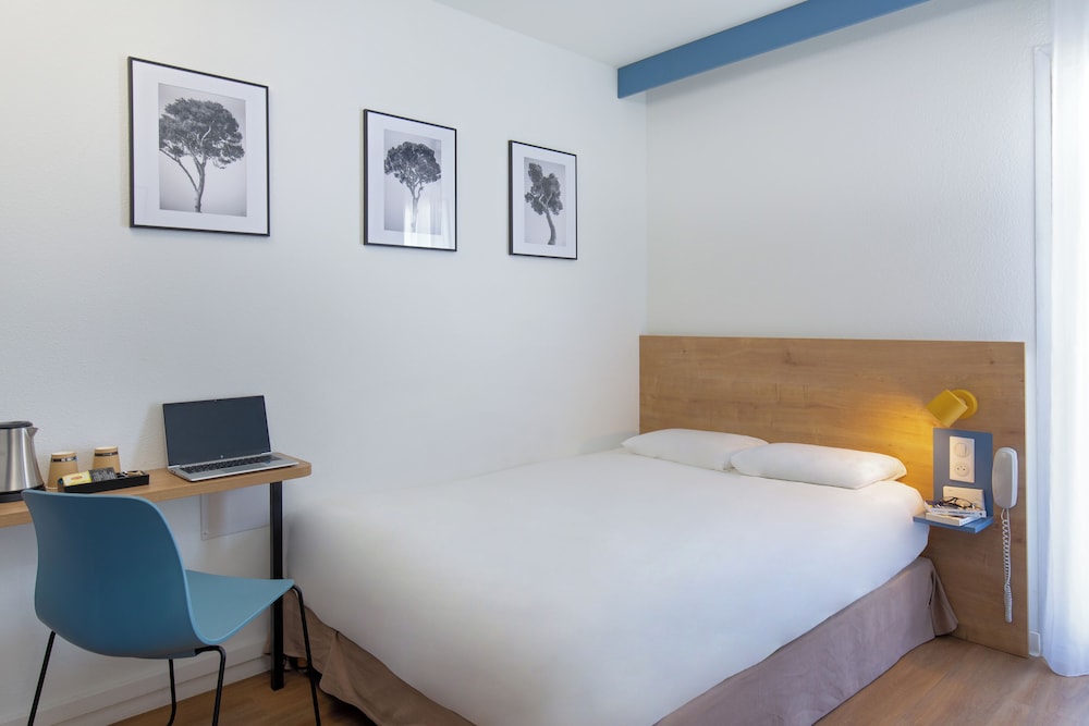 Habitación Standard accesible con 1 cama doble del hotel ibis Styles Aubagne Gemenos