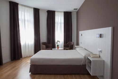 Habitación Doble Superior del hotel Seminario Bilbao. Foto 1