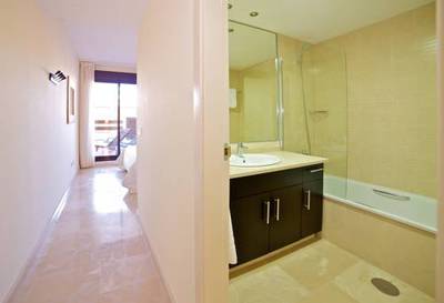 ATICO 2 DORMITORIOS del hotel Ona Valle Romano Golf and Resort. Foto 8