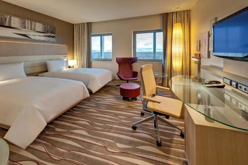 Habitación Doble - 2 camas del hotel Hilton Frankfurt Airport. Foto 6