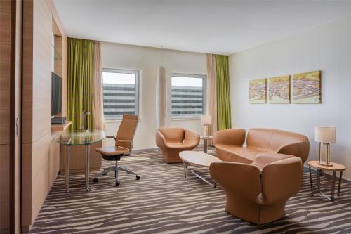 Suite Deluxe - 1 cama extargrande del hotel Hilton Frankfurt Airport. Foto 4