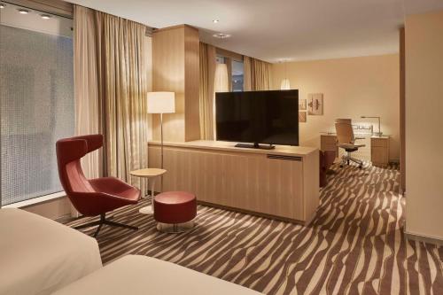 Suite Junior Doble - 2 camas del hotel Hilton Frankfurt Airport. Foto 2