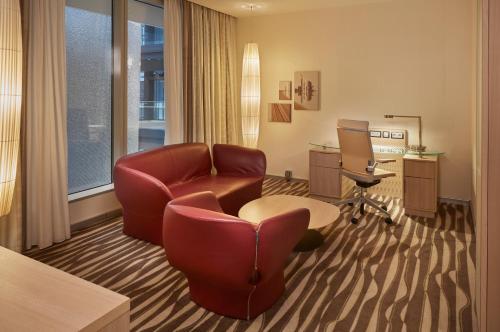 Suite Junior Doble - 2 camas del hotel Hilton Frankfurt Airport. Foto 4