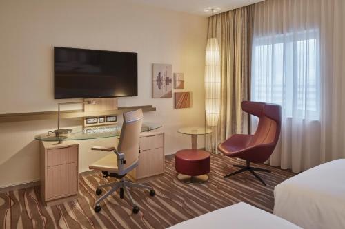 Habitación Doble Deluxe - 2 camas del hotel Hilton Frankfurt Airport. Foto 3