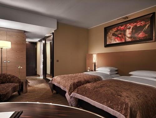 Habitación Doble con vistas al puerto - 2 camas del hotel Hyatt Regency Düsseldorf. Foto 1