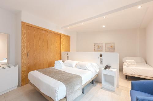 Habitación Familiar Estándar del hotel Aacr Museo. Foto 4