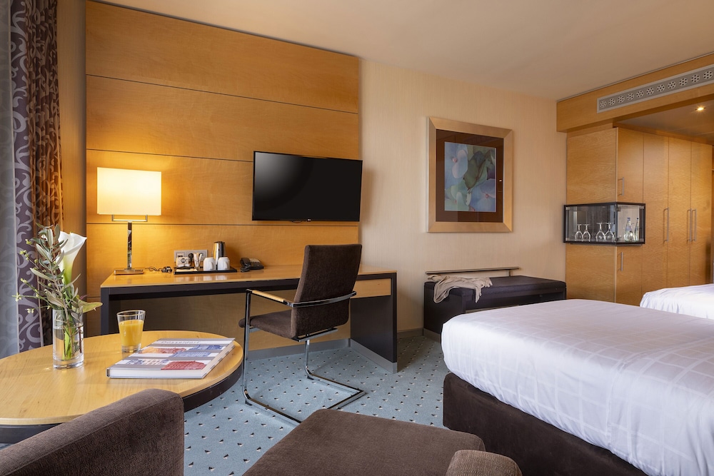 Habitación clásica con 2 camas individuales del hotel Maritim Düsseldorf. Foto 3