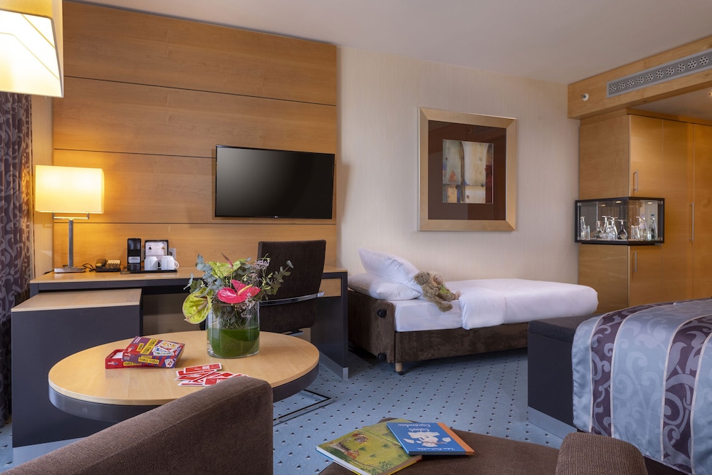 Habitación Familiar Superior del hotel Maritim Düsseldorf. Foto 1