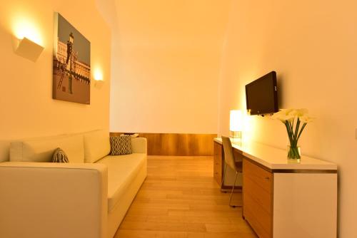 Suite Triple Junior del hotel Pestana Cidadela Cascais - Pousada and Art District. Foto 3