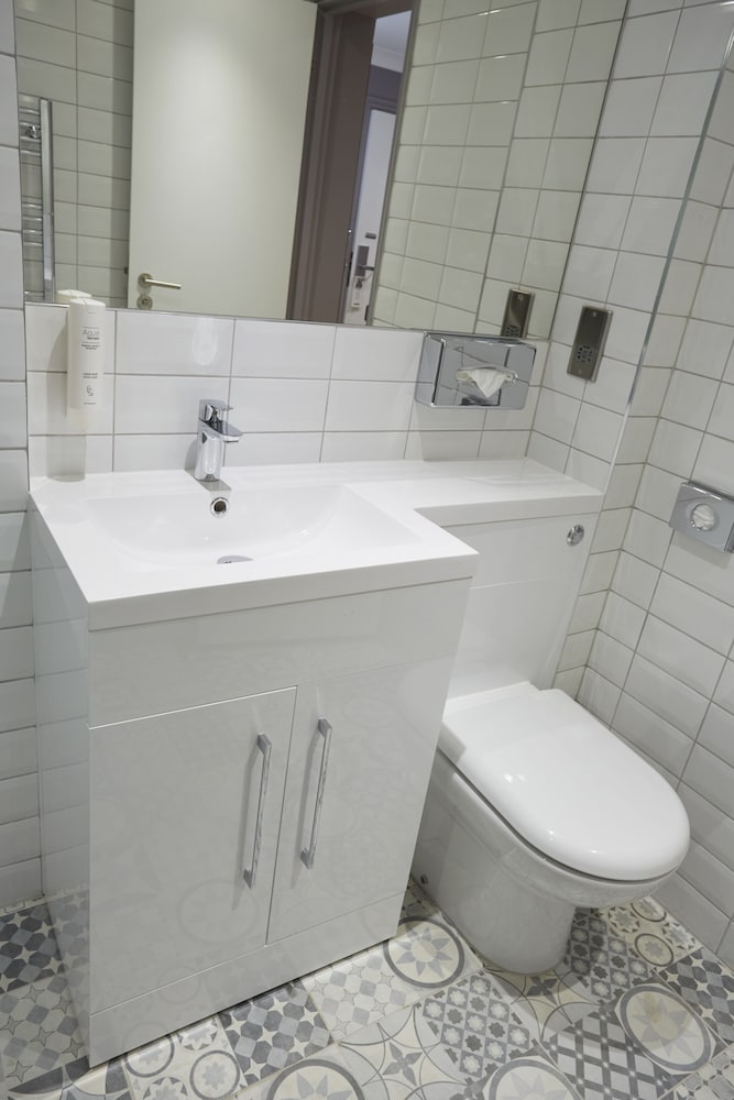 Habitación estándar doble del hotel Comfort Inn Victoria. Foto 15