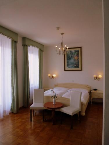 Habitación Triple del hotel Central Continental