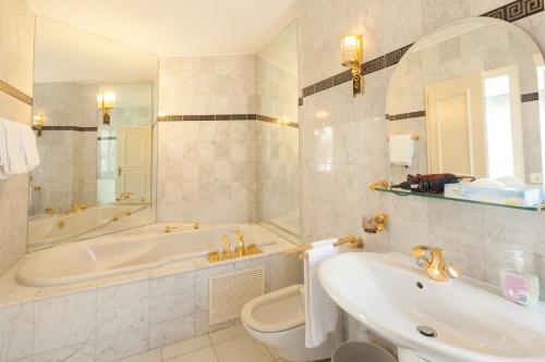 Habitación Cuádruple del hotel Central Continental. Foto 4
