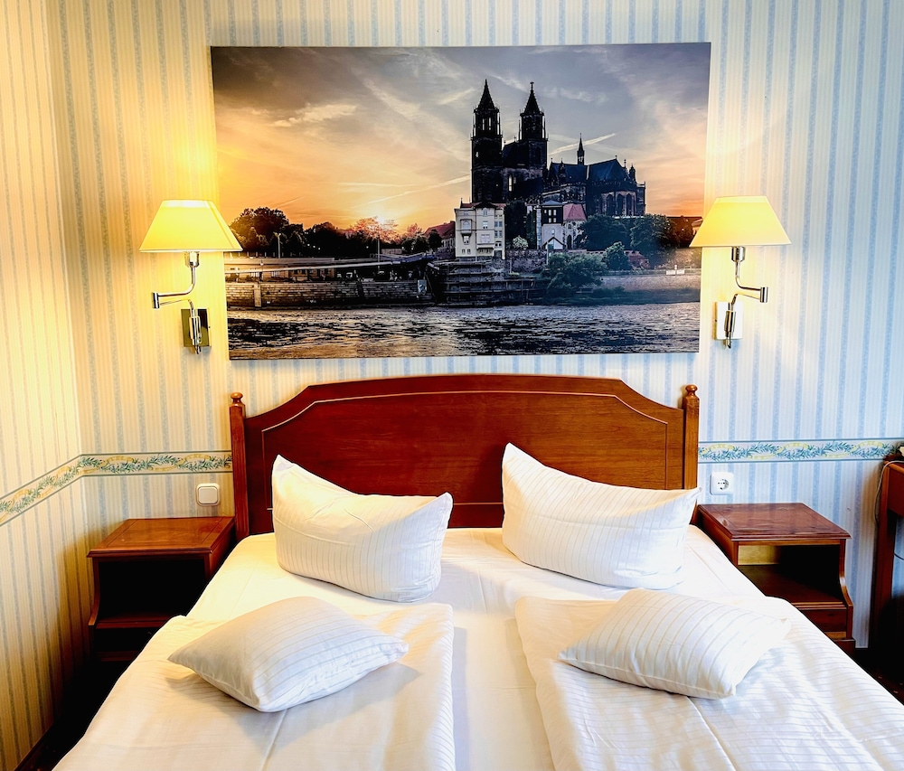 Habitación Estándar con cama doble del hotel Mercure Plaza Magdeburg. Foto 1