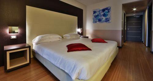 Habitación Doble Confort con cama grande - Para no fumadores del hotel Best Western Plus Galileo Padova. Foto 7