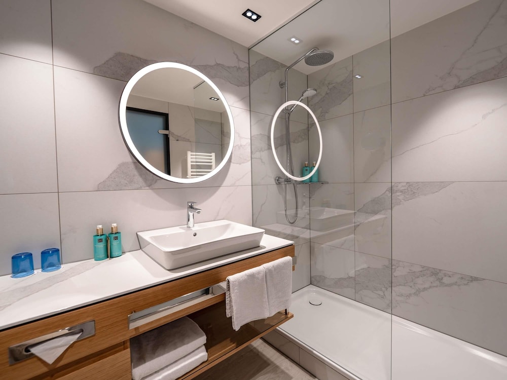 Habitación Estándar con 1 cama doble del hotel Novotel Karlsruhe City. Foto 2