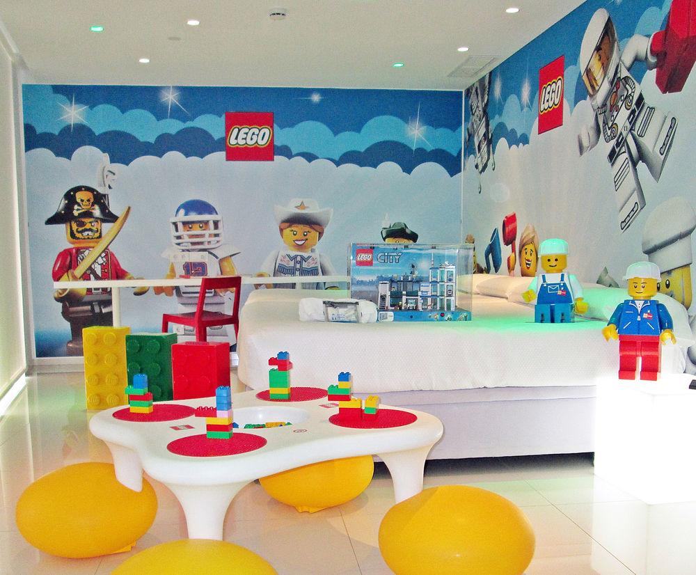 Habitación doble del hotel Del Juguete. Foto 8