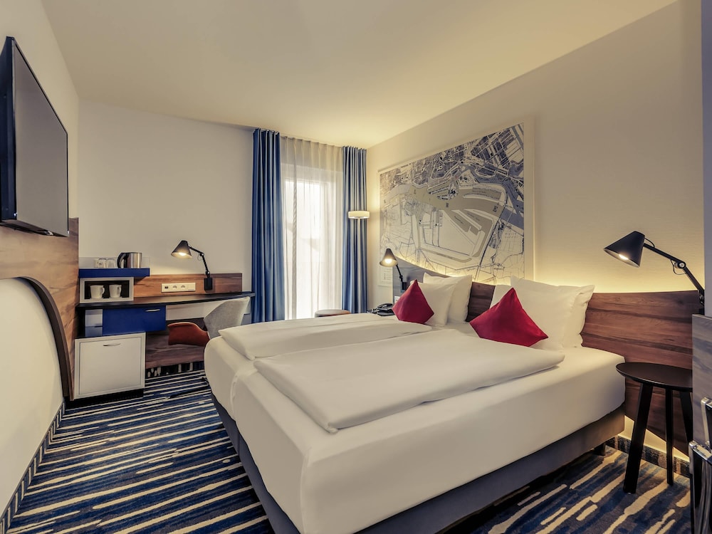 Habitación Estándar con cama doble del hotel Mercure Hamburg Mitte. Foto 5