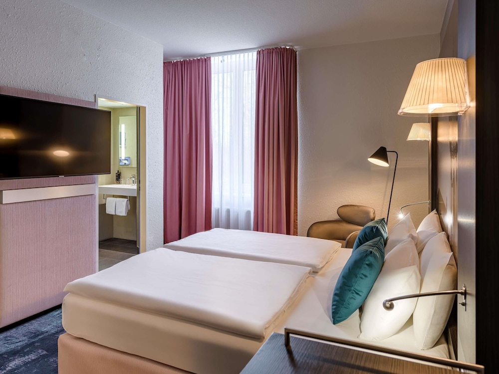 Habitación Privilege con cama doble del hotel Mercure Hotel Hannover City. Foto 6