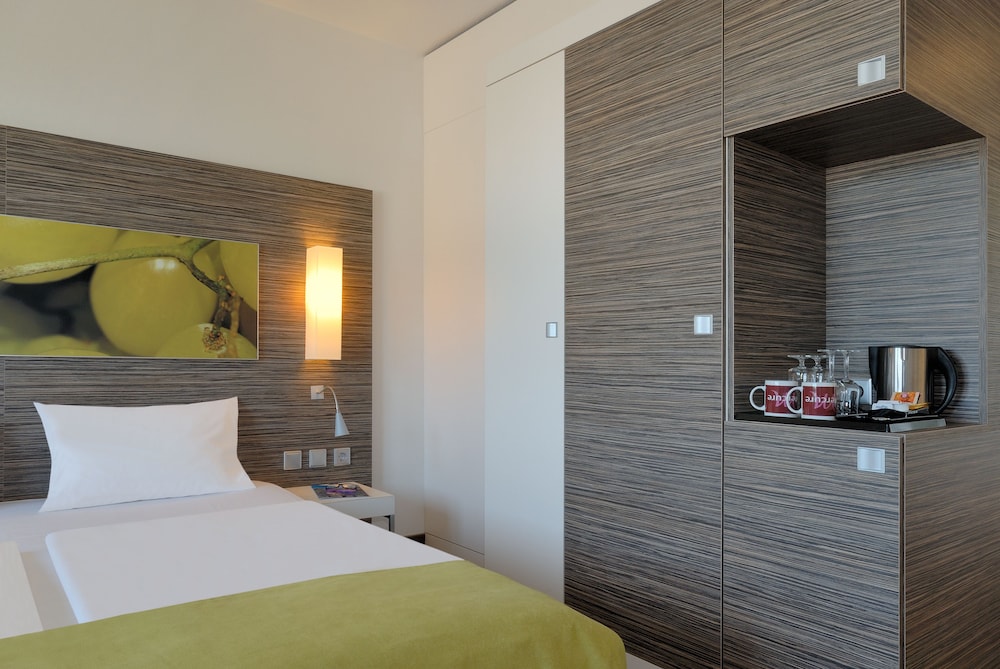 Habitación estándar con 2 camas individuales, 2 camas individuales del hotel Mercure Koblenz. Foto 1