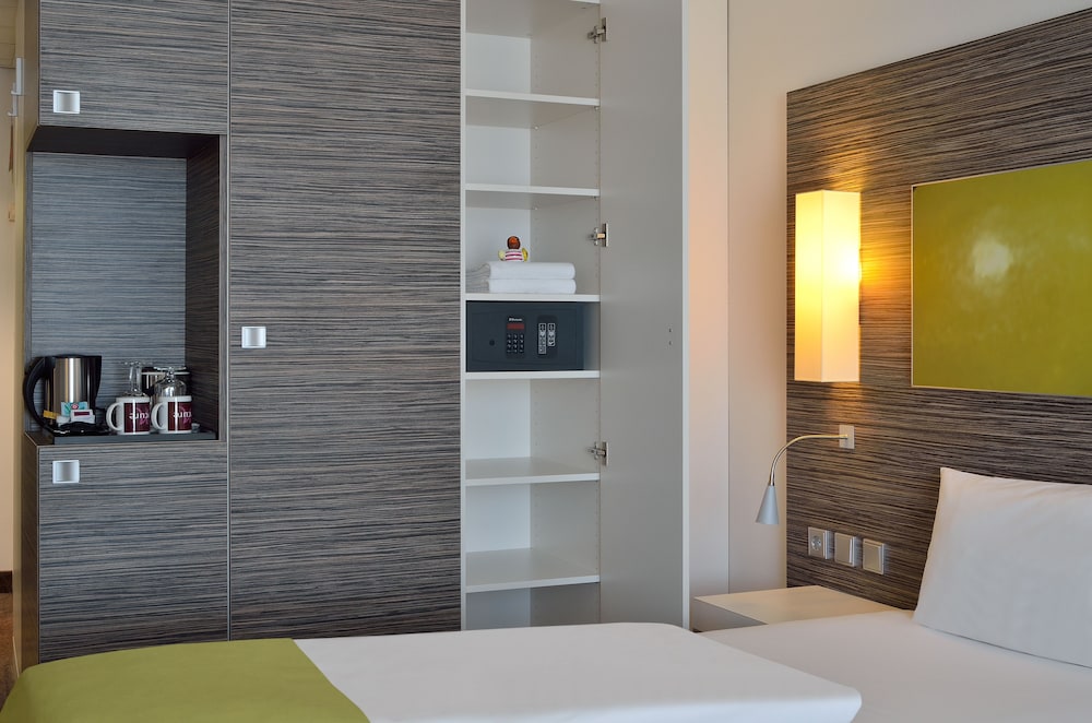 Habitación estándar con 2 camas individuales, 2 camas individuales del hotel Mercure Koblenz. Foto 4