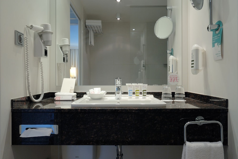 Habitación estándar con 2 camas individuales, 2 camas individuales del hotel Mercure Koblenz. Foto 7