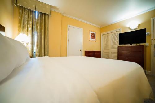 Habitación doble Planta Alta 1 Cama doble del hotel Stanford. Foto 3