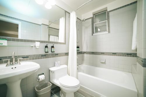 Habitación Doble Estándar - 2 camas del hotel Stanford. Foto 3