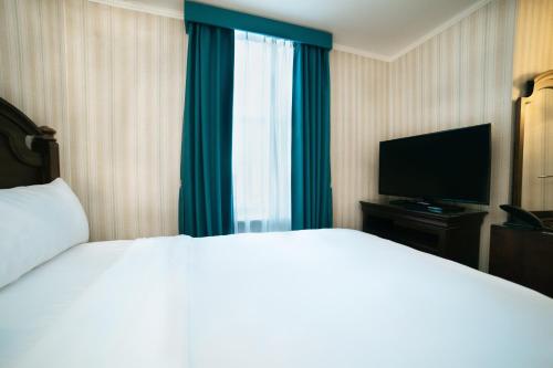 Habitación Doble Económica del hotel Stanford. Foto 1