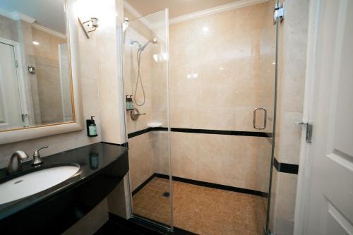 Habitación Deluxe con 2 camas grandes del hotel Stanford