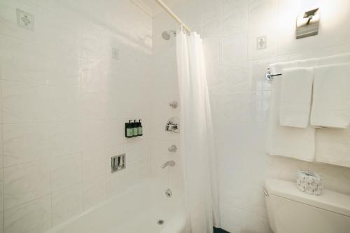 Habitación Doble Deluxe del hotel Stanford. Foto 3