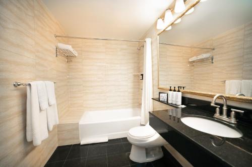 Suite Junior con 2 camas dobles del hotel Stanford. Foto 4