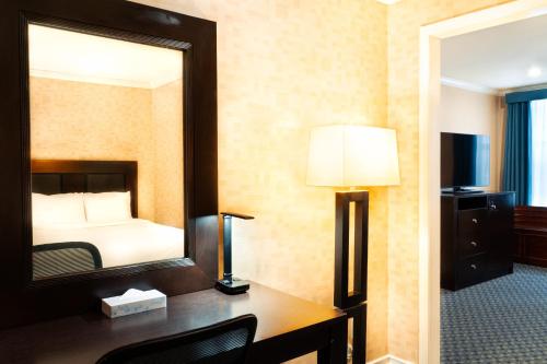 Habitación con 2 camas grandes - Adaptada para personas con discapacidad del hotel Stanford. Foto 9