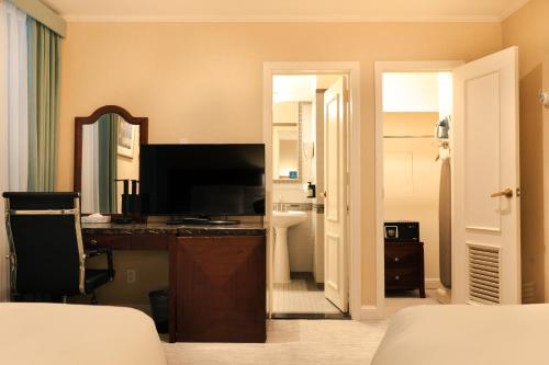 Habitación Doble Deluxe - 2 camas del hotel Stanford. Foto 9