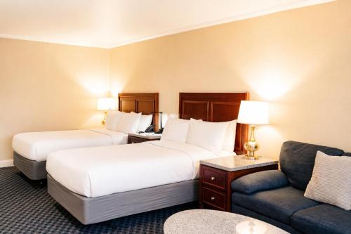Suite Junior con 2 camas dobles del hotel Stanford. Foto 8