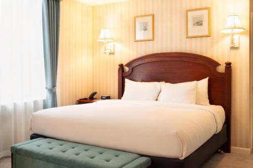 Habitación Deluxe con cama extragrande del hotel Stanford. Foto 8
