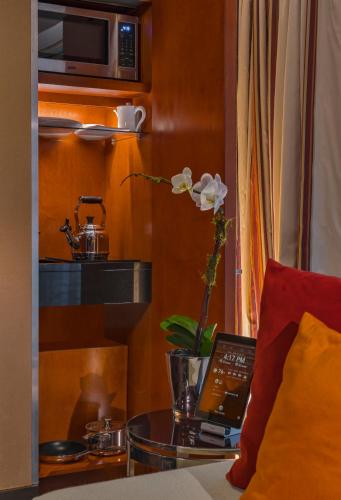 Suite de 1 dormitorio del hotel The Chatwal - The Unbound collection by Hyatt. Foto 4