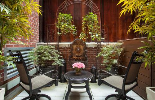 Suite Junior King con terraza del hotel The Chatwal - The Unbound collection by Hyatt. Foto 1