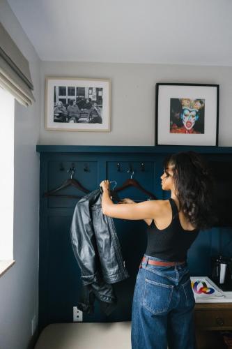 Habitación adaptada para personas con movilidad reducida - Cama grande del hotel Redford. Foto 5