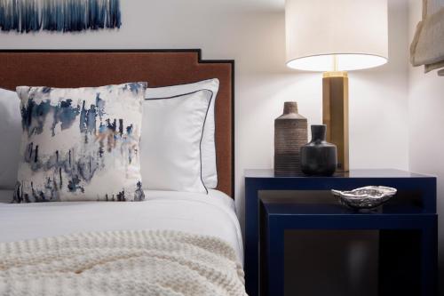 Habitación Redford con cama extragrande del hotel Redford. Foto 5