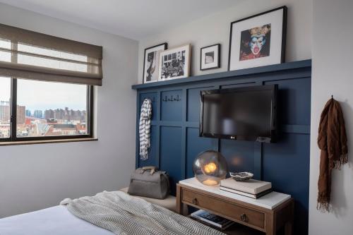 Habitación Redford con cama extragrande del hotel Redford. Foto 6