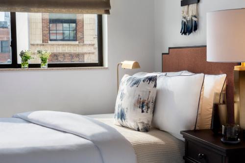 Habitación Redford con cama grande del hotel Redford. Foto 7