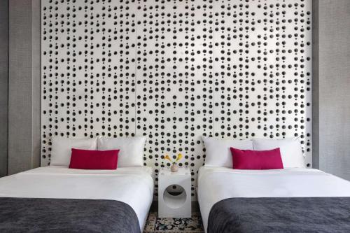 Habitación Doble Silver - 2 camas dobles del hotel Dream Downtown. Foto 3