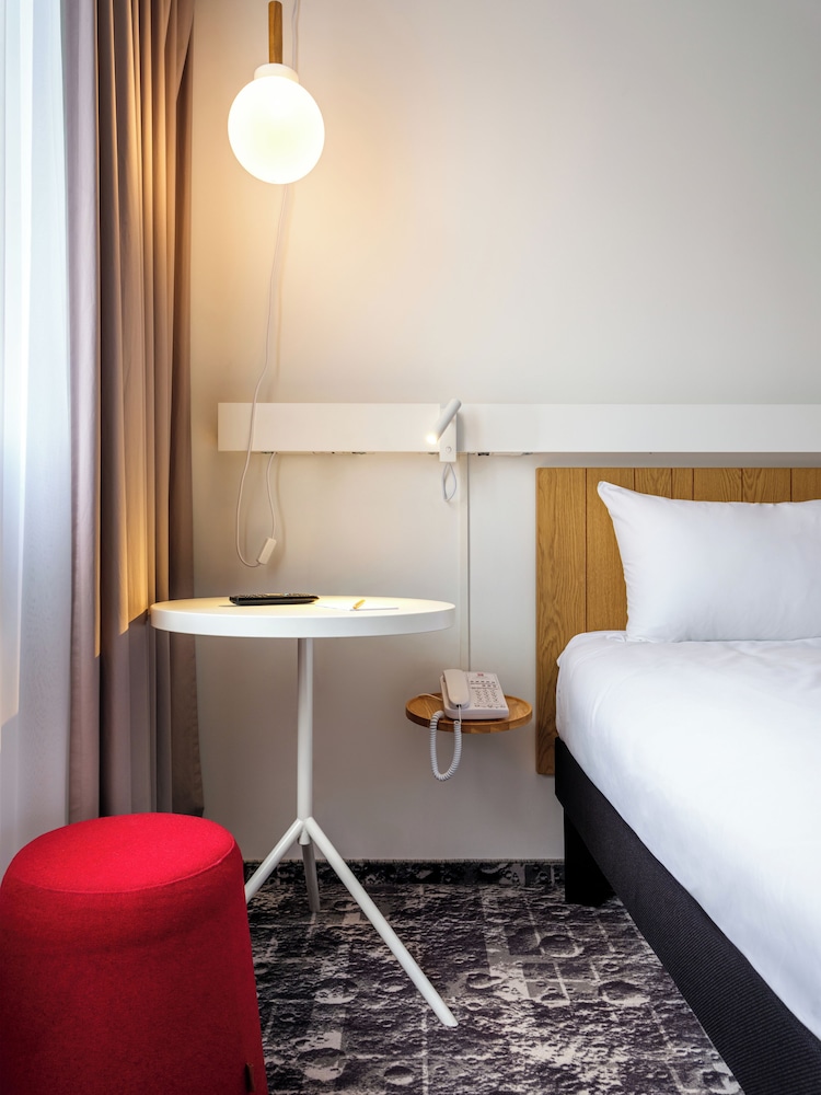 Habitación para 1 o 2 personas con dos camas separadas del hotel Ibis Krakow Centrum. Foto 4