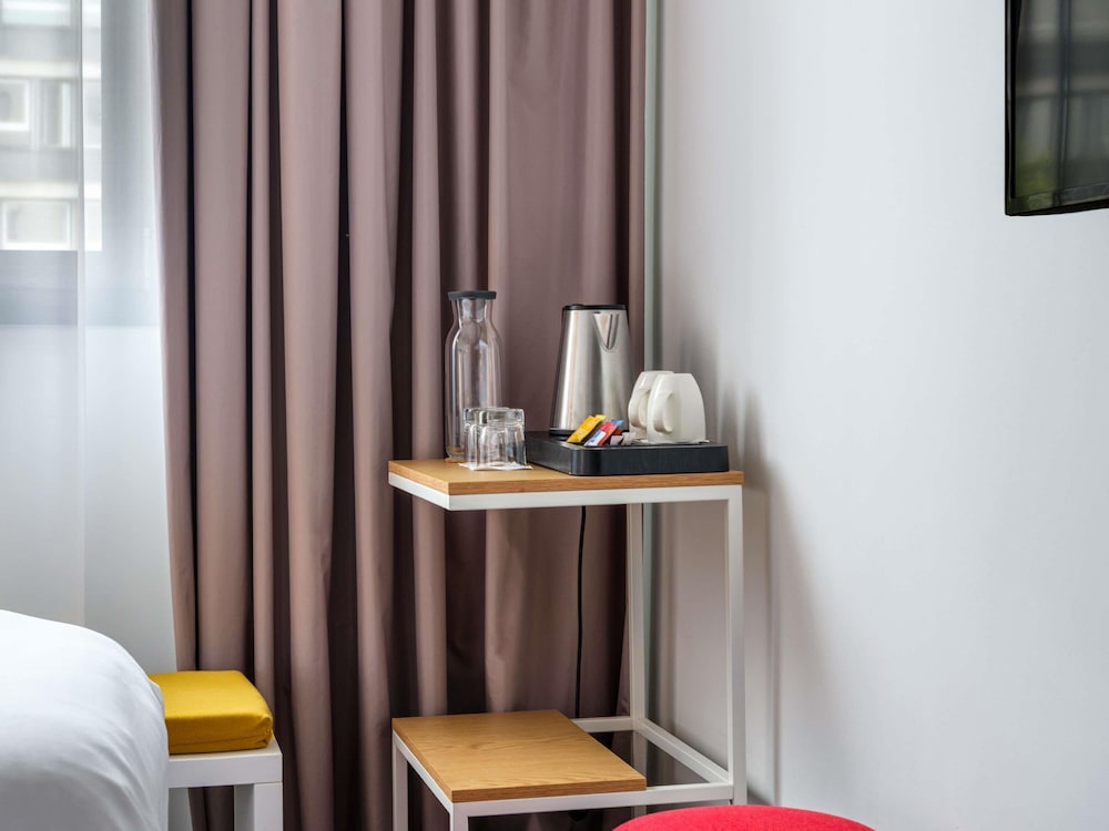 Habitación para 1 o 2 personas con dos camas separadas del hotel Ibis Krakow Centrum. Foto 13