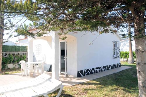 Bungalow de un dormitorio del hotel Bungalows Los Arcos. Foto 3