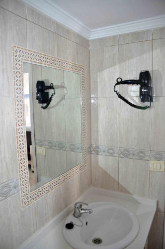 Bungalow de un dormitorio del hotel Bungalows Los Arcos. Foto 15